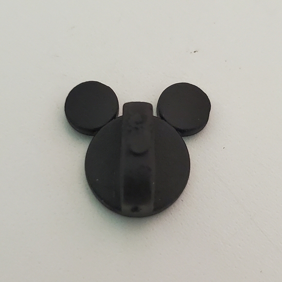 Disney Pin Trading Couples Pocahontas & John Smith Heart Lanyard Pin Series - Picture 2 of 4